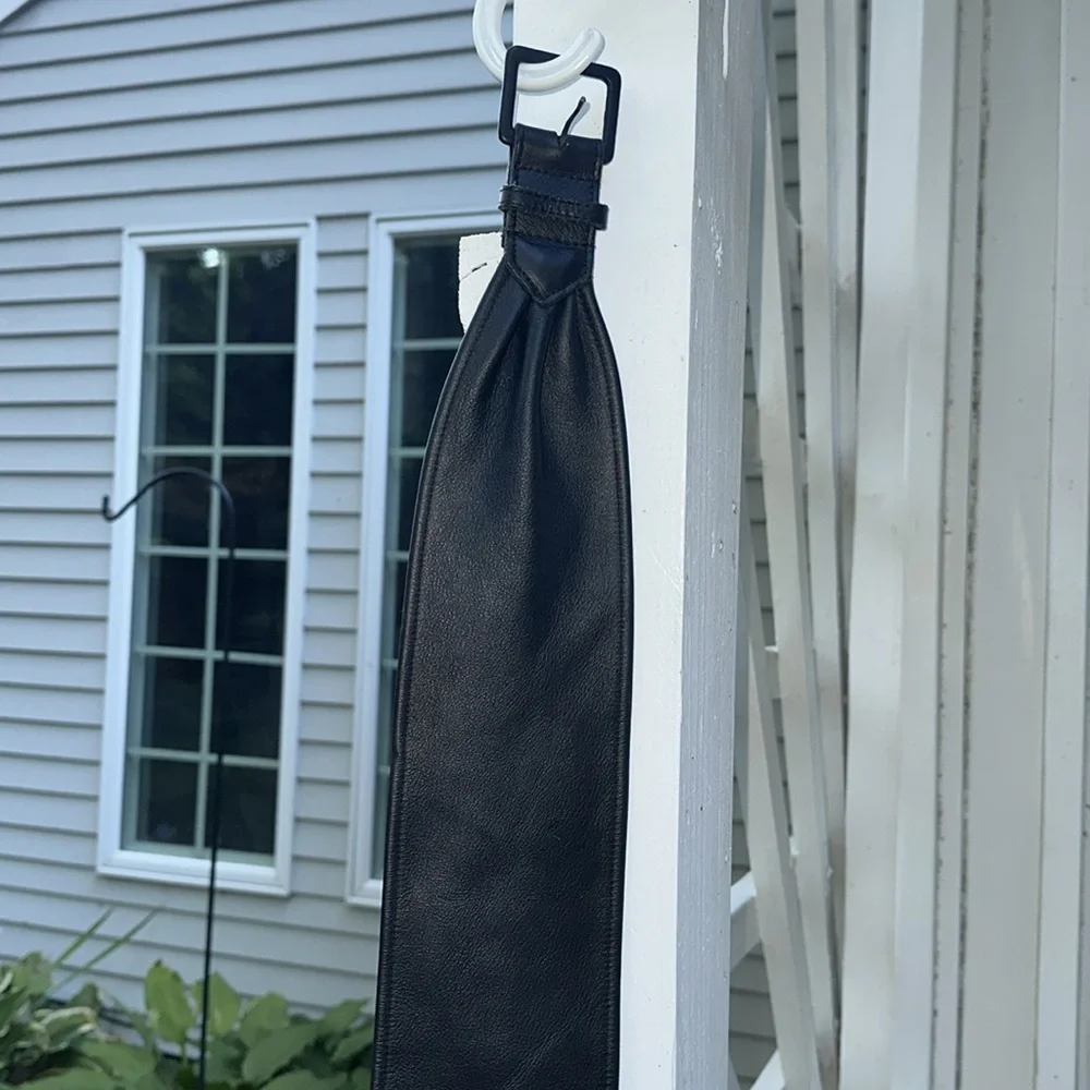 Nikki Jaggs Black Genuine Leather Guitar Strap Medium Size
